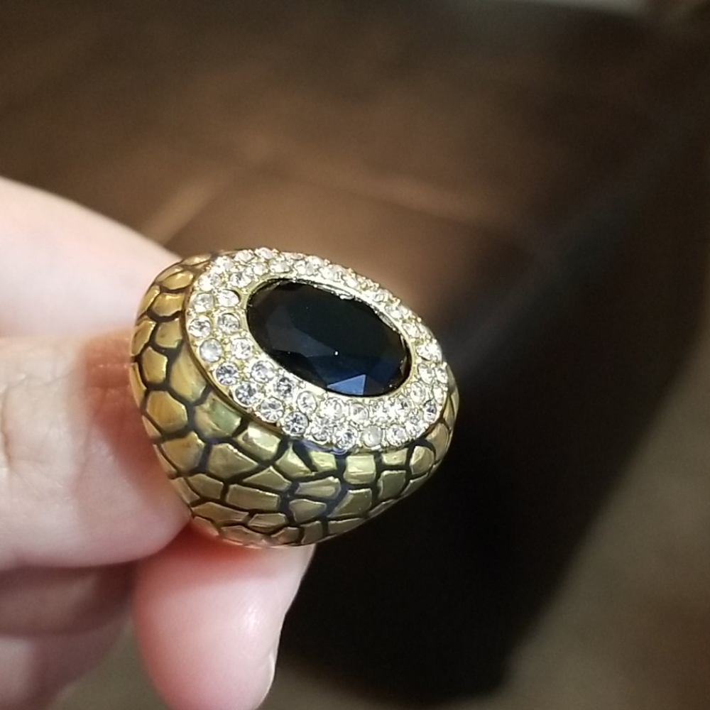 Accent fashion gold ring